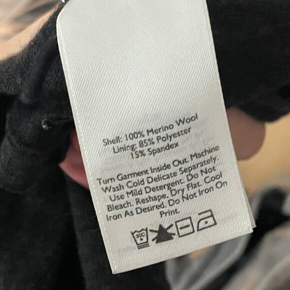 First Ascent 1/4 Zip Base Layer Gray SZ Med Flaws - Picture 9 of 10